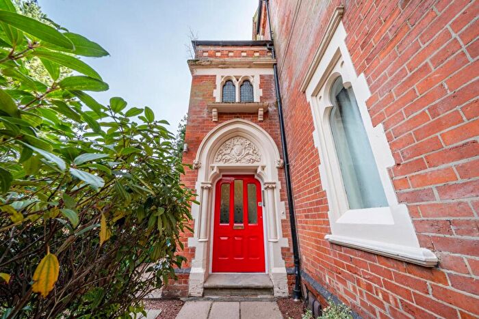 2 Bedroom Apartment For Sale In Cavendish Crescent South, Nottingham, NG7