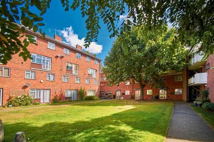 2 Bedroom Flat To Rent In Buxton House, Buxton Drive, E11