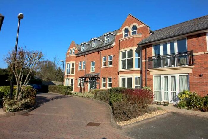 2 Bedroom Flat To Rent In Grafton Close, Kenilworth, CV8