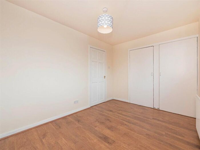 1 Bedroom Flat To Rent In Redbraes Grove, Edinburgh, EH7