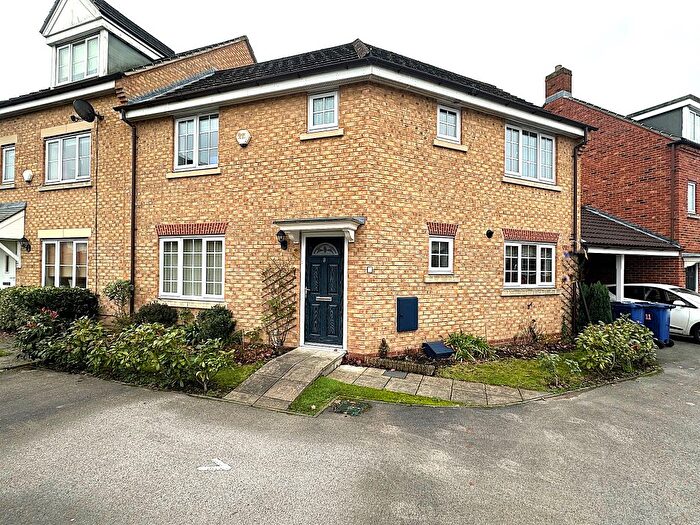 3 Bedroom Semi Detached House For Sale In Sunflower Gardens, Bessacarr, Doncaster, DN4