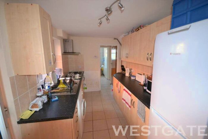 5 Bedroom Terraced House To Rent In Donnington Road, University Area, RG1