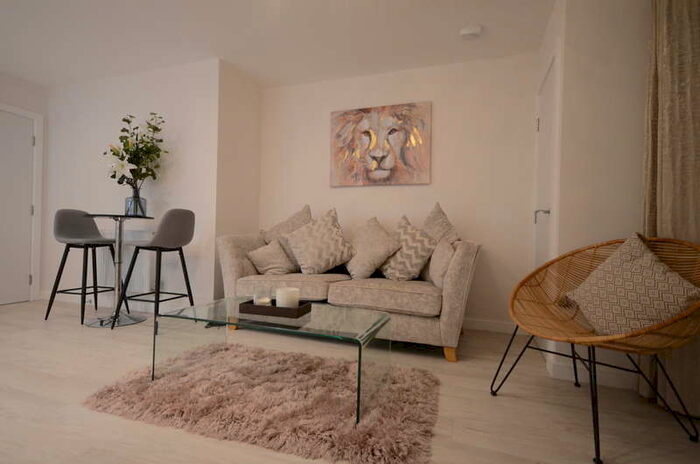 1 Bedroom Apartment To Rent In Sterling Square, RG12