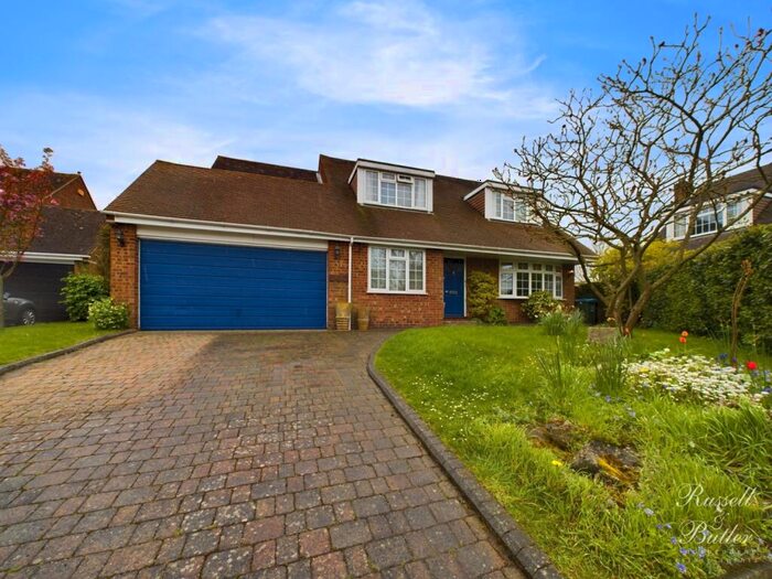 4 Bedroom Detached House For Sale In Emerald Close, East Claydon, MK18