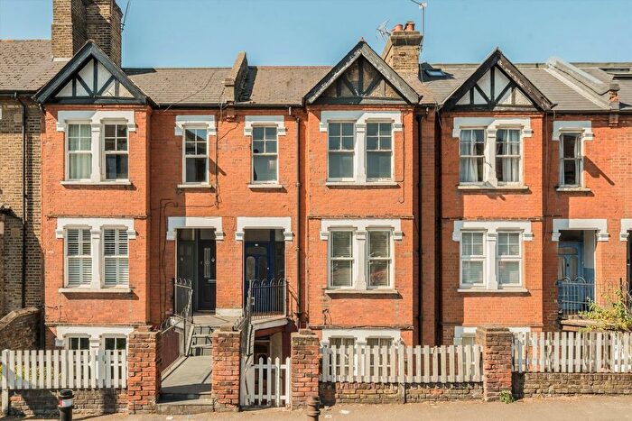 2 Bedroom Flat For Sale In Boston Road, Hanwell, W7