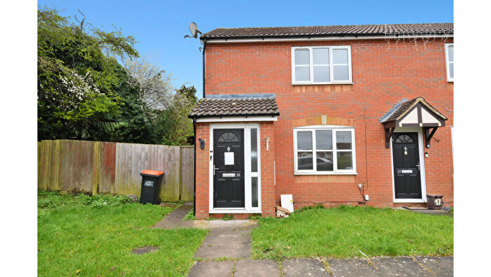 2 Bedroom End Of Terrace House For Sale In Graphic Close, Dunstable, Bedfordshire, LU6