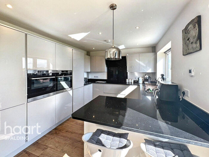 5 Bedroom Detached House For Sale In Dowsdale Bank, Shepeau Stow, PE12