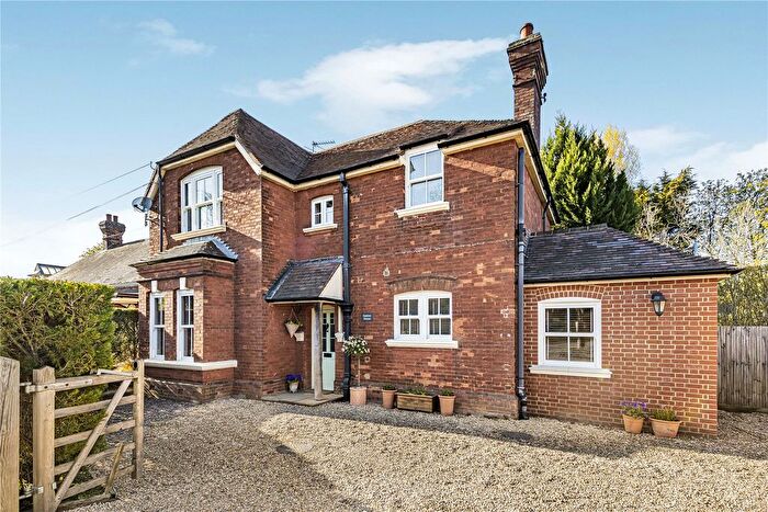 4 Bedroom Semi-Detached House For Sale In West Clandon, Surrey, GU4