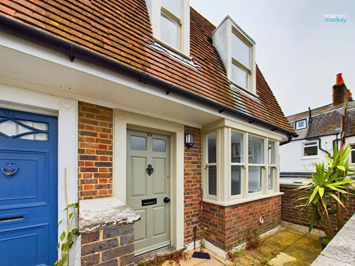 2 Bedroom Flat To Rent In Dukes Lane, Brighton, East Sussex, BN1