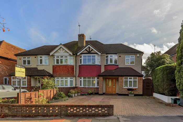 5 Bedroom Semi-Detached House To Rent In The Avenue, West Wickham, BR4