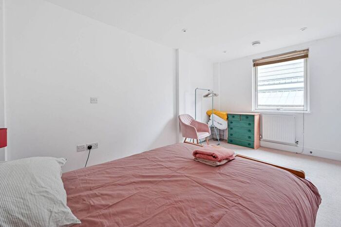 1 Bedroom Flat To Rent In Wadeson Street, Bethnal Green, London, E2