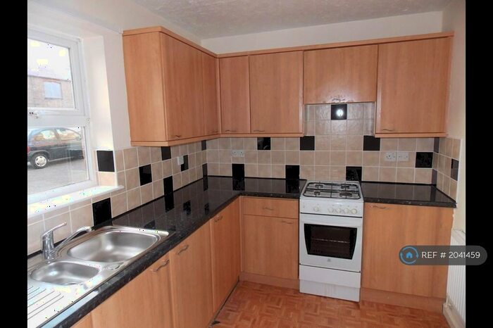 2 Bedroom Flat To Rent In Butterworth Path, Luton, LU2