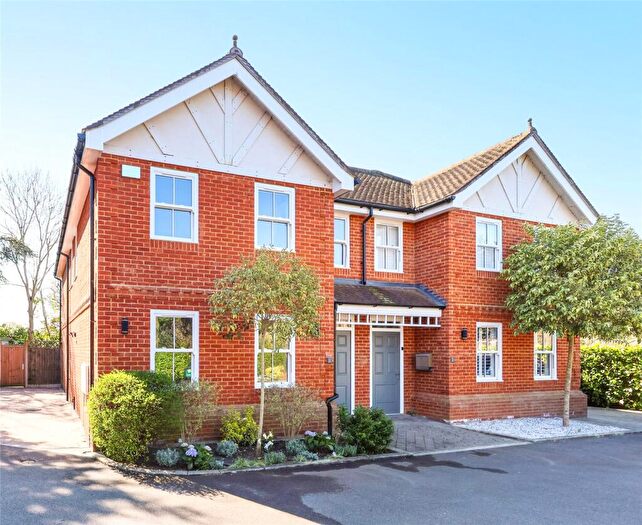 4 Bedroom Semi Detached House For Sale In Warrens End, Rowtown, KT15