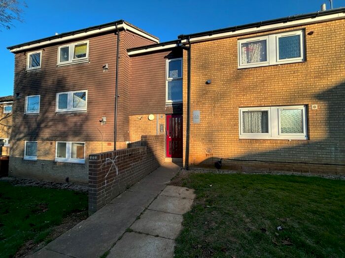 2 Bedroom Flat To Rent In Broomhill Crescent, Northampton, NN3