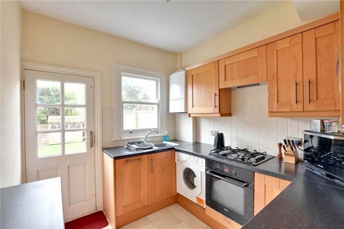 3 Bedroom End Of Terrace House For Sale In Chalcroft Road, Hither Green, London, SE13
