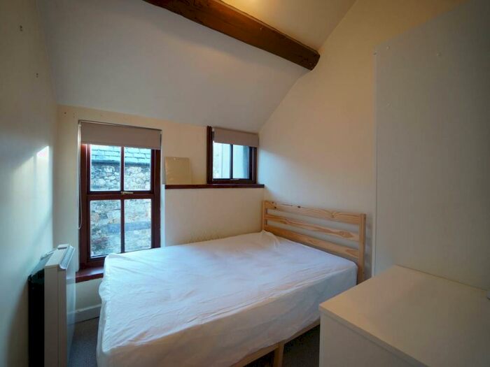 2 Bedroom House To Rent In Water Street, Bangor, Gwynedd, LL57