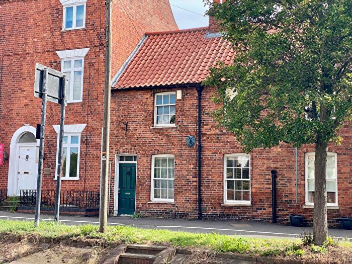 3 Bedroom Terraced House For Sale In North Parade, Grantham, NG31