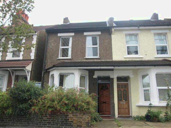 3 Bedroom Semi-Detached House To Rent In Edridge Road, Croydon, CR0