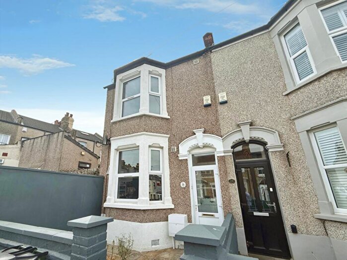 2 Bedroom End Of Terrace House To Rent In Cardiff Street, London, SE18