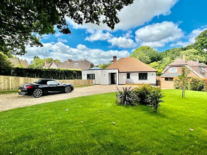 2 Bedroom Bungalow To Rent In Heather Lane, Up Nately, RG27