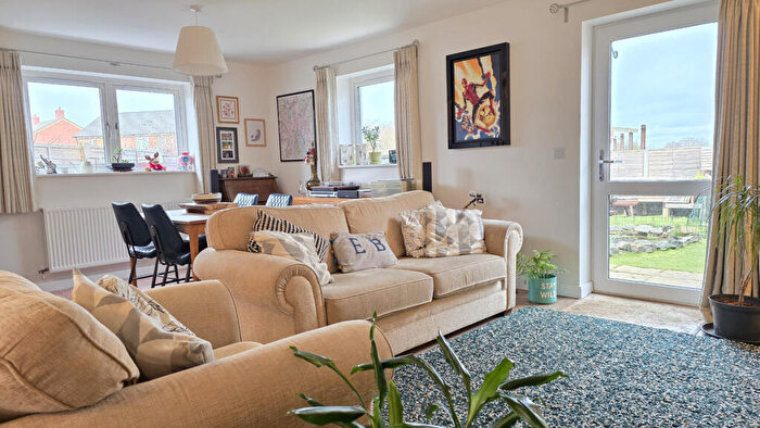 3 Bedroom End Of Terrace House For Sale In Marston Croft, Southam, CV47