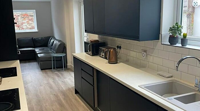 7 Bedroom Terraced House To Rent In Goodwood Road, Southsea, PO5