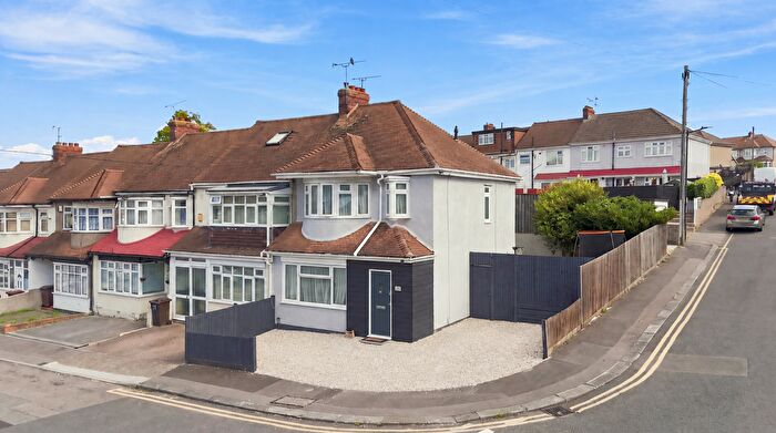 3 Bedroom End Of Terrace House For Sale In The Chase, Chatham, Kent, ME4