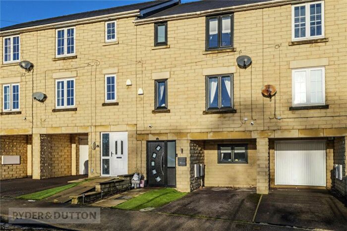 4 Bedroom Town House For Sale In Holly Park Way, Halifax, West Yorkshire, HX2