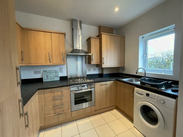 2 Bedroom Apartment To Rent In Tenzing Gardens, Everest Park, RG24