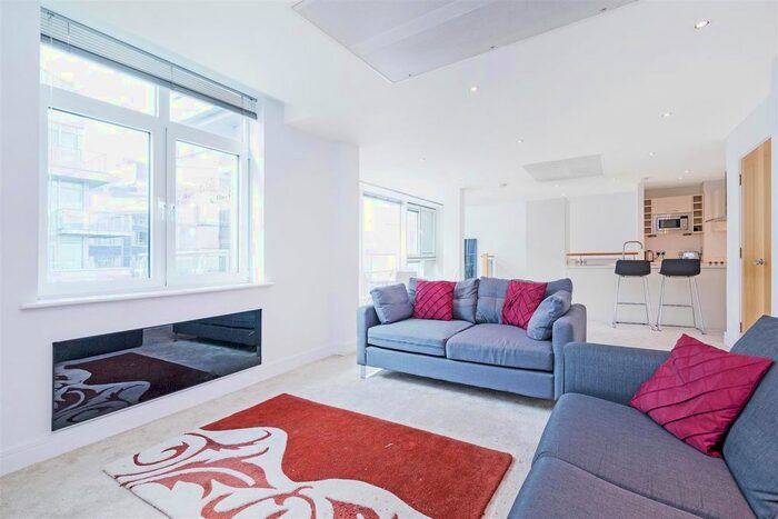 3 Bedroom Flat To Rent In Albert Embankment, Nine Elms, London, SE1