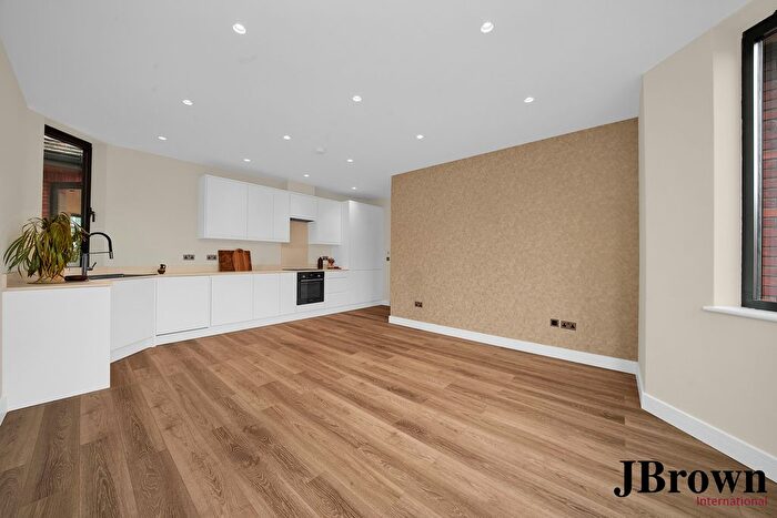 2 Bedroom Flat To Rent In Park Lane, Croydon, Surrey, CR0