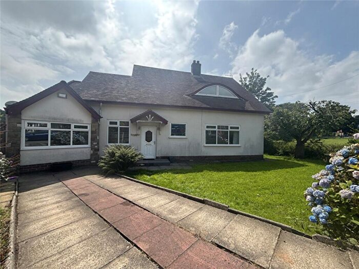 5 Bedroom Detached House To Rent In Hutchinson Road, Norden, Rochdale, OL11