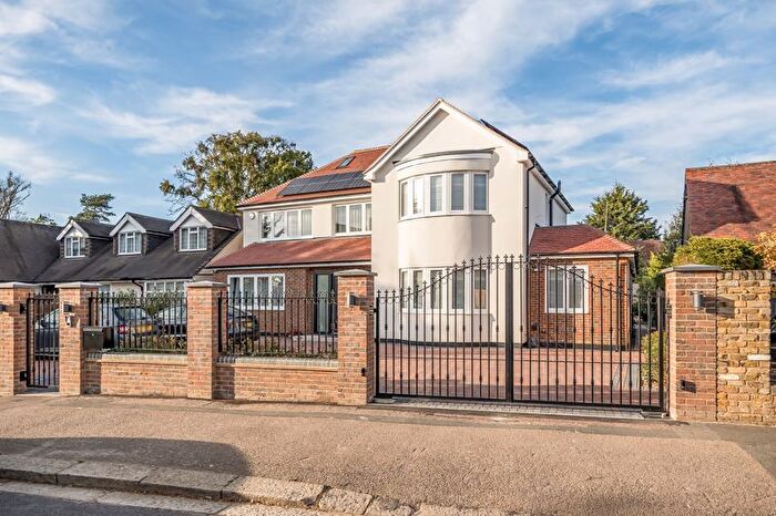 5 Bedroom Detached House For Sale In Willenhall Avenue, Barnet, EN5