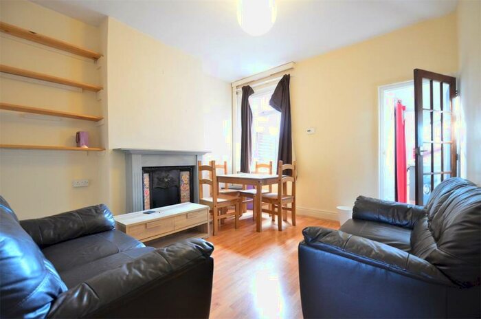 4 Bedroom Terraced House To Rent In Warwards Lane, Selly Oak, Birmingham, B29