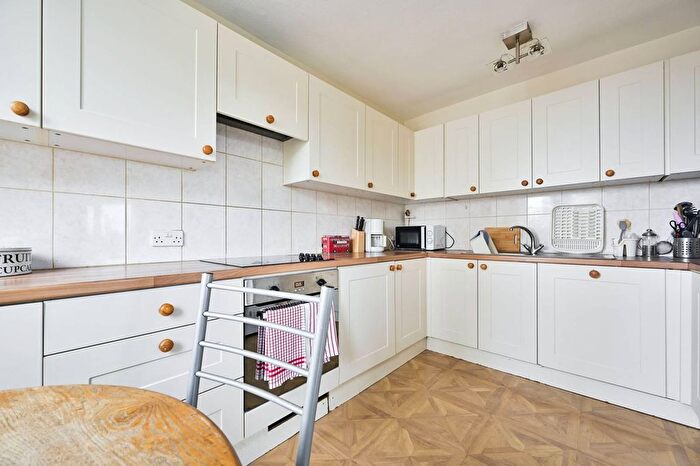 3 Bedroom Flat To Rent In Neville Gill Close, Wandsworth, London, SW18