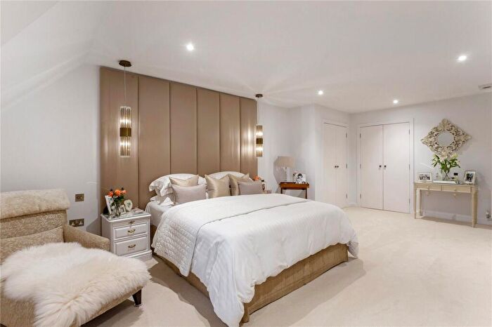 3 Bedroom Apartment For Sale In Dean Street, Marlow, Buckinghamshire, SL7