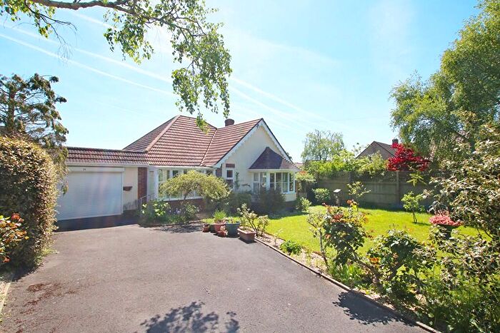 3 Bedroom Detached House For Sale In Belmore Road, Lymington, Hampshire, SO41