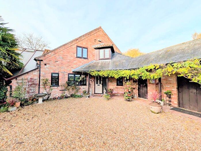 4 Bedroom Detached House For Sale In Newbridge Lane, Covenham, LN11