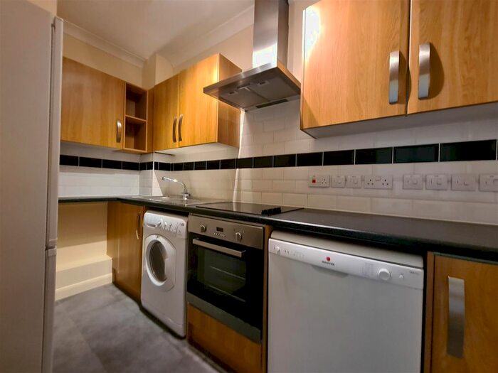 2 Bedroom Flat To Rent In Fletton Avenue, Peterborough, PE2