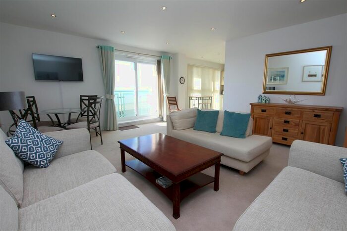 2 Bedroom Flat To Rent In Marine Drive, Rottingdean, Brighton, BN2