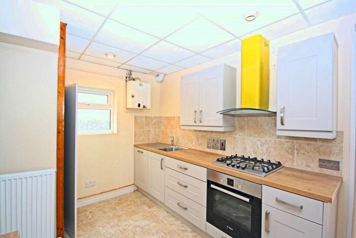 3 Bedroom Semi-Detached House To Rent In Colonial Avenue, London, TW2