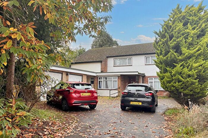 8 Bedroom Detached House For Sale In Heathlands, Chequers Lane, Walton-on-the-Hill, Surrey, KT20