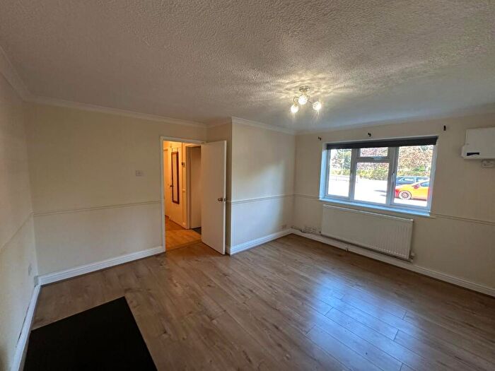 1 Bedroom Apartment To Rent In Byron Road, Wealdstone, Harrow, HA3
