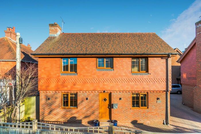 4 Bedroom Detached House To Rent In Dukes Place, Sayers Common, BN6