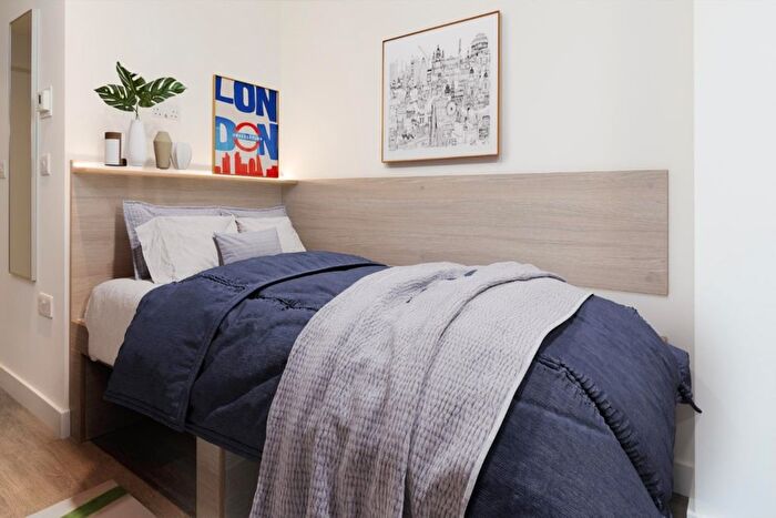 Studio To Rent In Weston Street, London, SE1