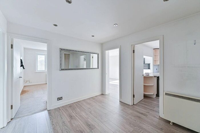 2 Bedroom Flat For Sale In West Hill, West Hill, London, SW15