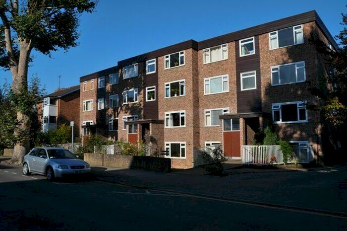 1 Bedroom Apartment To Rent In Lawson Court, Lovelace Road, Surbiton, Surrey, KT6