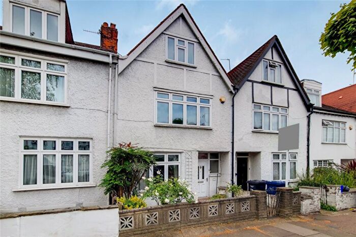 4 Bedroom Terraced House To Rent In Sandringham Road, Golders Hill Park, NW11