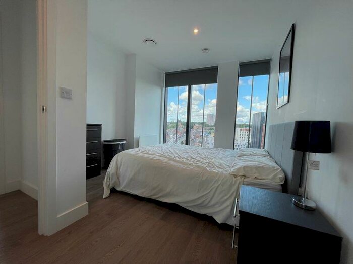 2 Bedroom Apartment To Rent In Hadrians Tower, Rutherford Street, Newcastle Upon Tyne, NE4