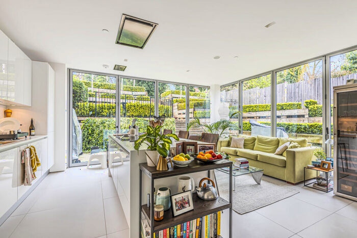 6 Bedroom Semi-Detached House To Rent In Stanhope Gardens, Highgate, London, N6